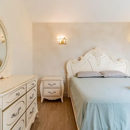 Luxury In אדחה